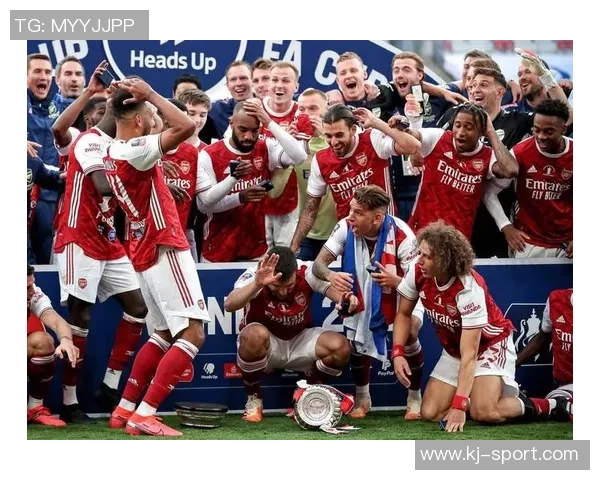 切尔西逆袭曼城夺国王杯冠军全场沸腾瞬间回顾与赛后分析