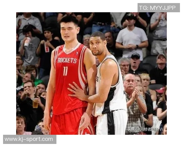 姚明在国际赛场上与谁握手展现友谊与体育精神的瞬间回顾