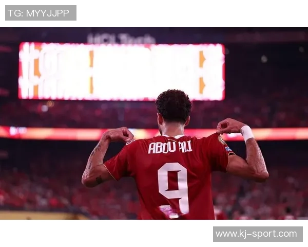 足总杯波尔图大胜那不勒斯帽子戏法点燃全场激情与转会传闻交织