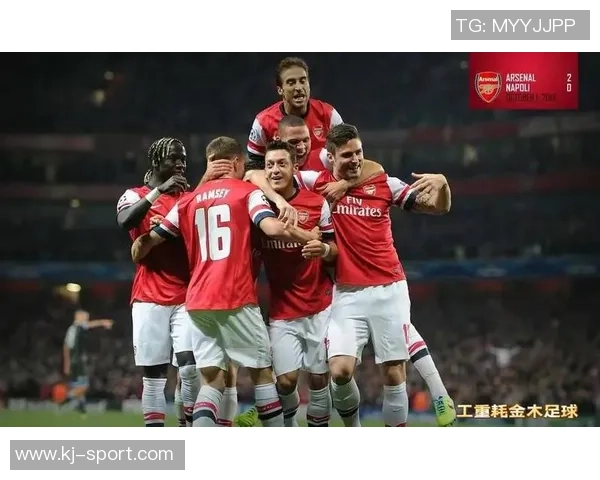 中超激战:拜仁与阿森纳鏖战至平局绝杀瞬间引发全场狂欢 中超激战:拜仁与阿森纳鏖战至平局绝杀瞬间引发全场狂欢