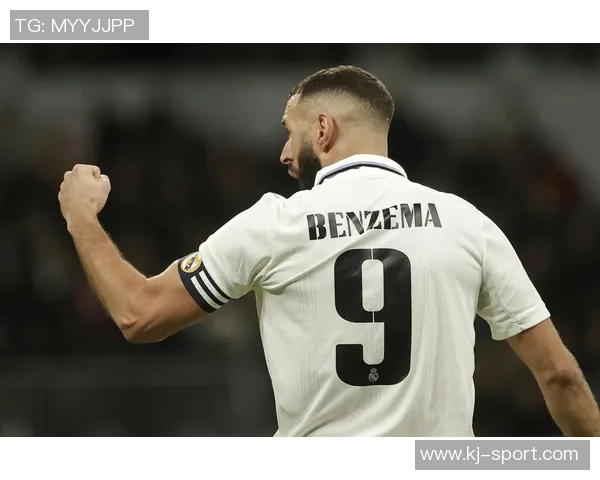 国王杯惊天逆转巴萨4-0击败拜仁引发全场狂欢与热议