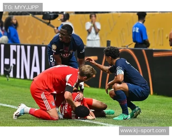 友谊赛精彩瞬间拜仁凭补时进球小胜巴黎圣日耳曼全场沸腾