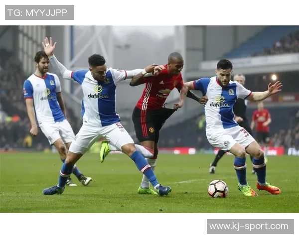 足总杯惊心动魄那不勒斯与国米2比2平引发争议判罚全场沸腾